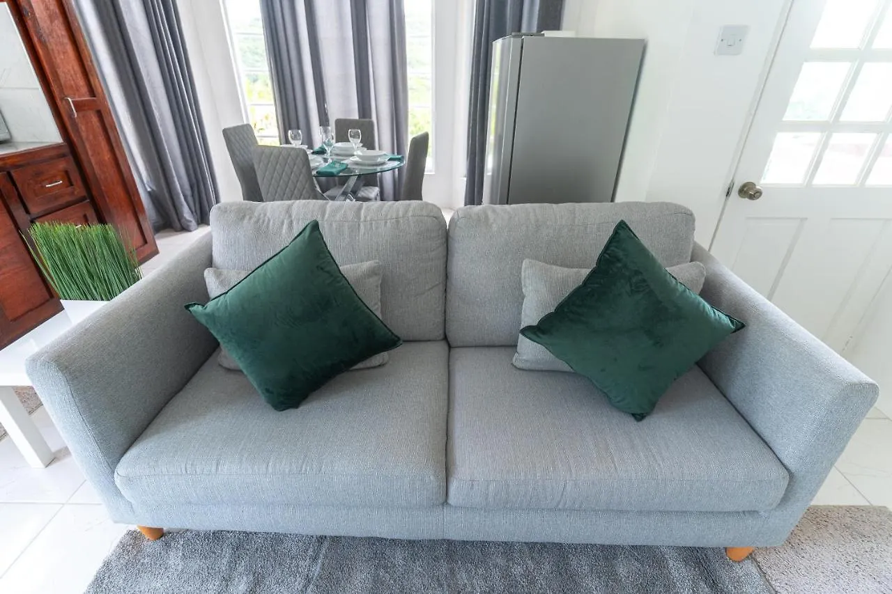 Union Luxuries Daire Castries