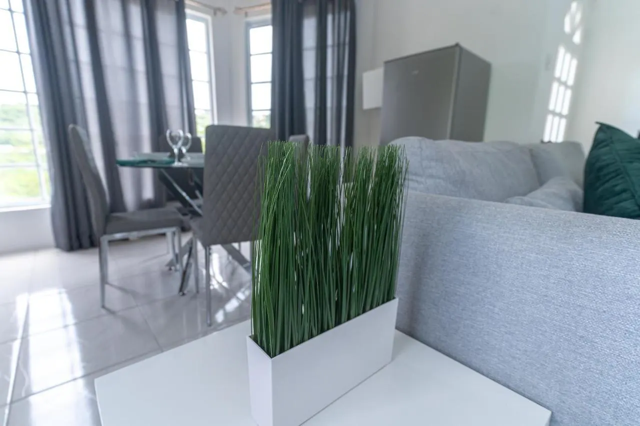 Union Luxuries Daire Castries