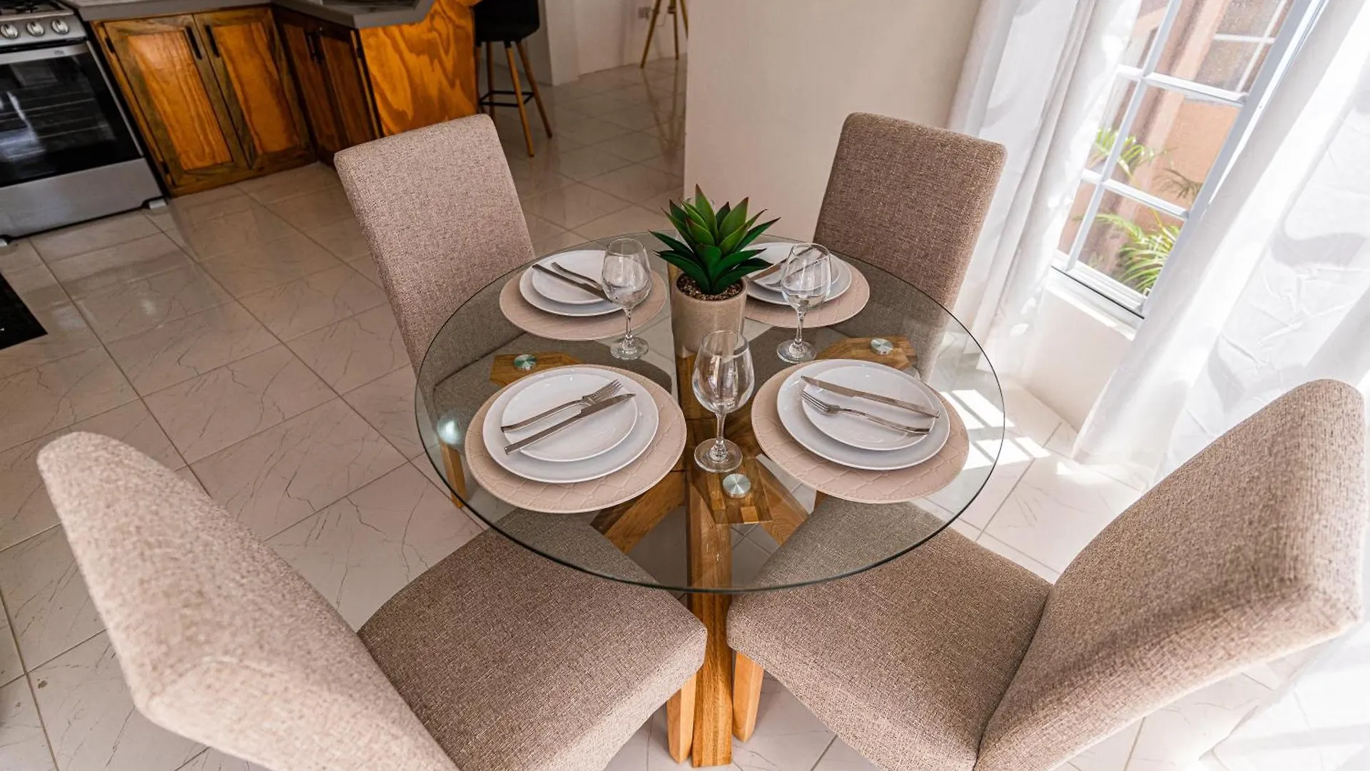 Union Luxuries Daire Castries